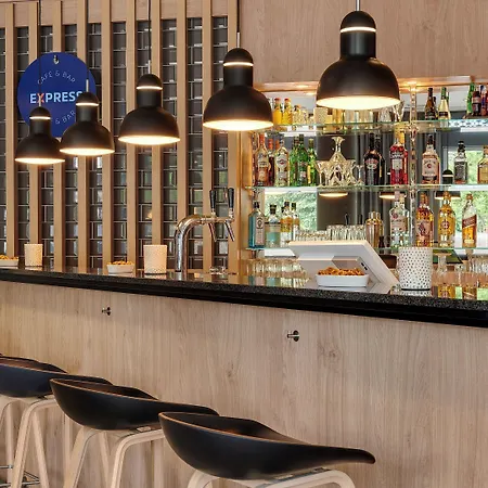Express Muelheim By Ihg Hotel 3*
