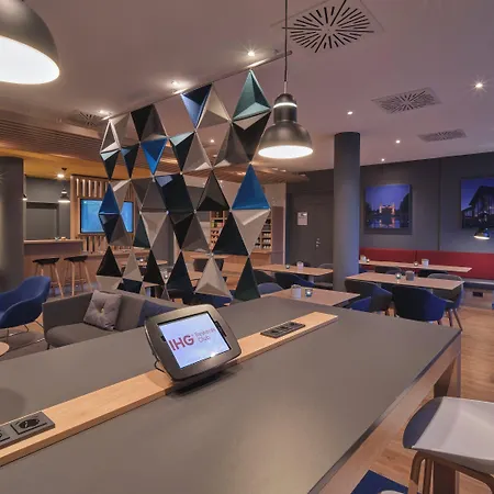 Express Muelheim By Ihg Hotel 3*