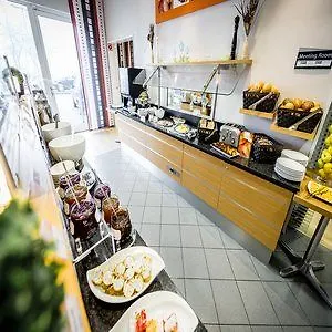 Hotel Express Muelheim By Ihg Colonia
