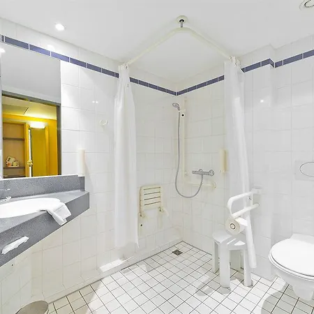 Express Muelheim By Ihg Hotel 3*