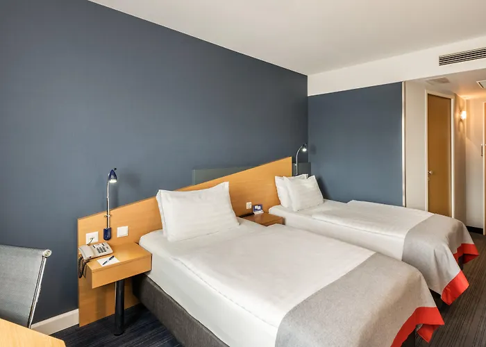 Express Muelheim By Ihg Отель 3*