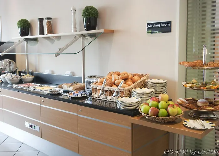 Отель Express Muelheim By Ihg Кёльн